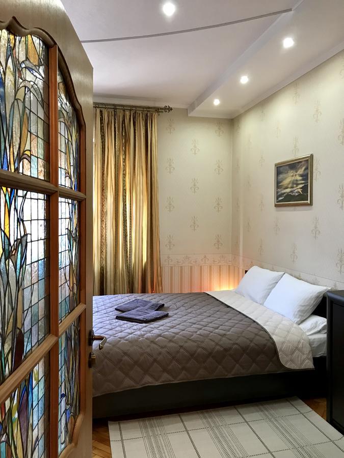 Large Apartment In The City Center Мукачево Екстер'єр фото
